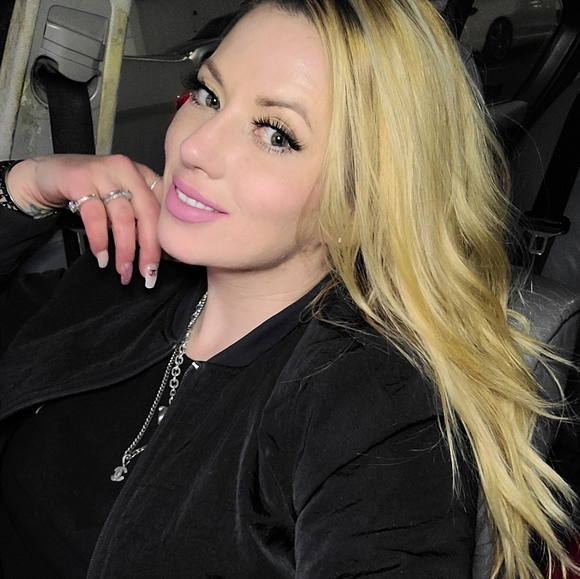 Meet your Posher, Paige - Picture 1 of 1